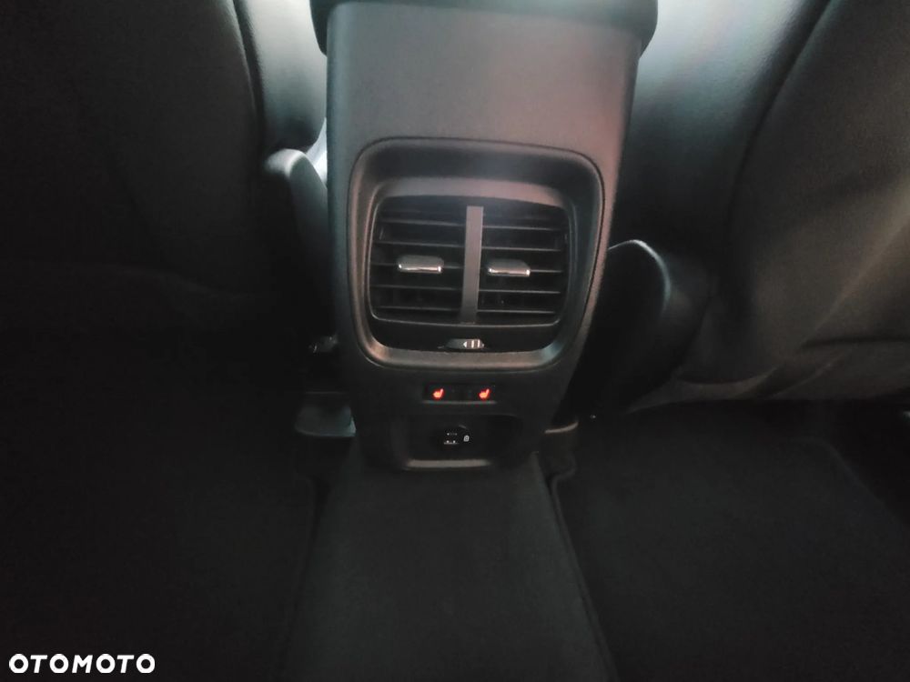 Ford Kuga 1.5 EcoBlue TITANIUM - 12