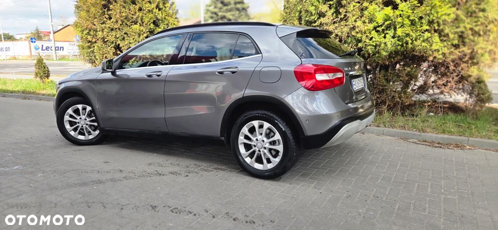 Mercedes-Benz GLA - 15