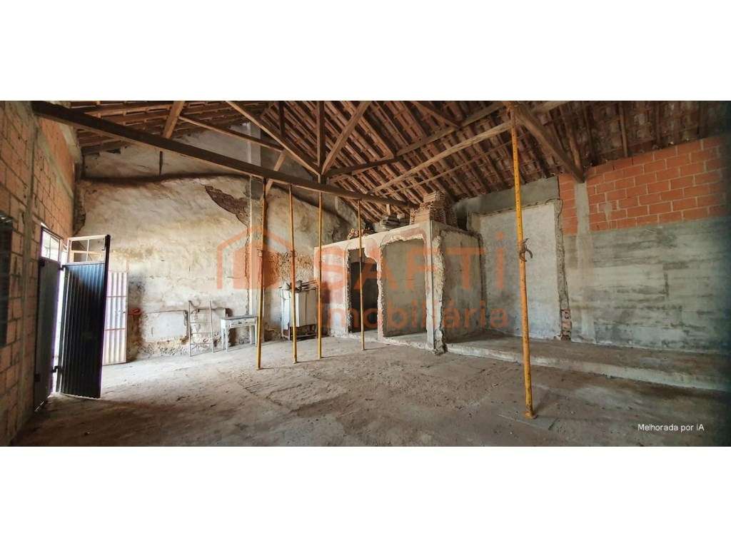 Excelente Oportunidade de Investimento - Centro de Vimeiro - Grande imagem: 4/7