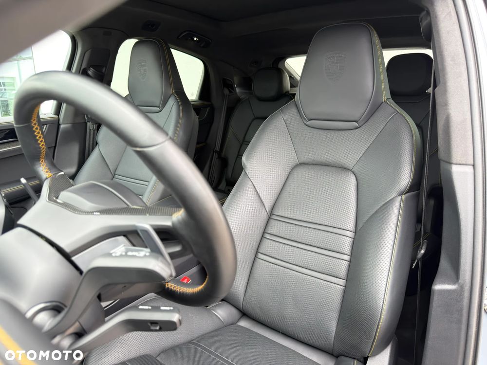 Porsche Cayenne - 15