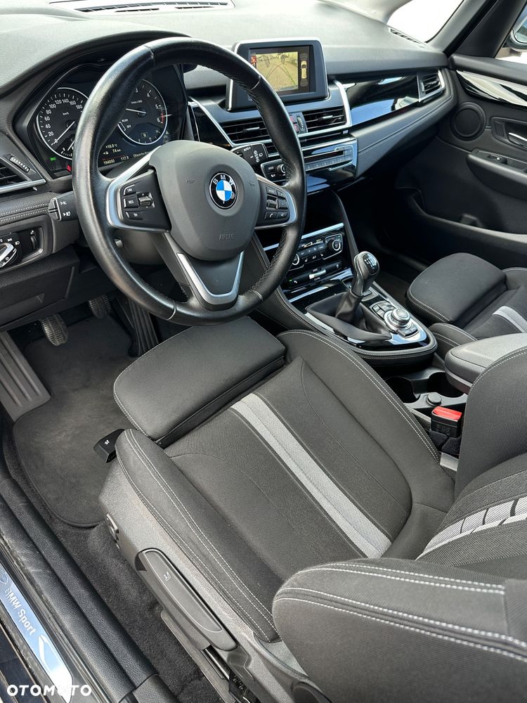 BMW Seria 2 218d - 5