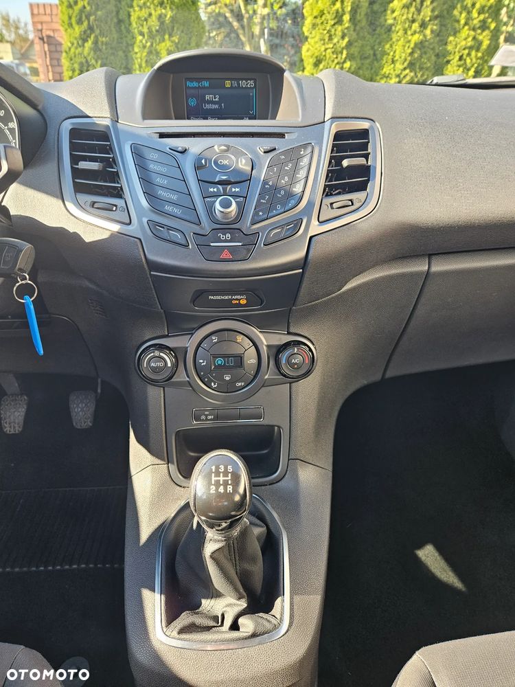 Ford Fiesta - 24