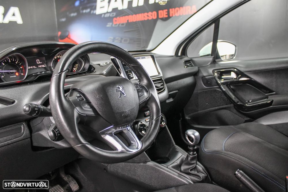Peugeot 208 1.5 BlueHDi Signature - 21