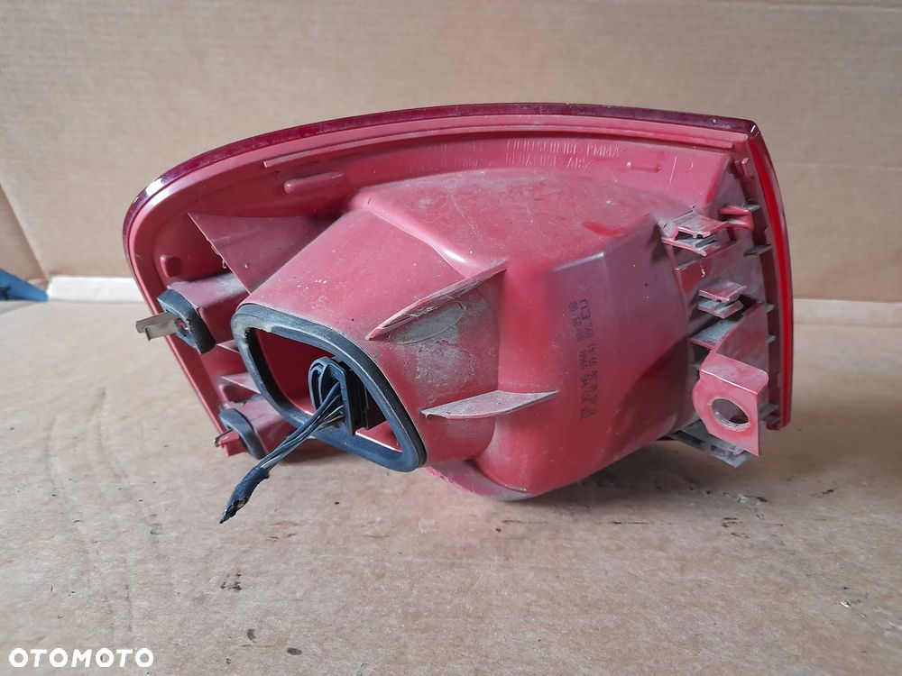 Lampa tylna lewa lub prawa Passat B6 kombi - 8