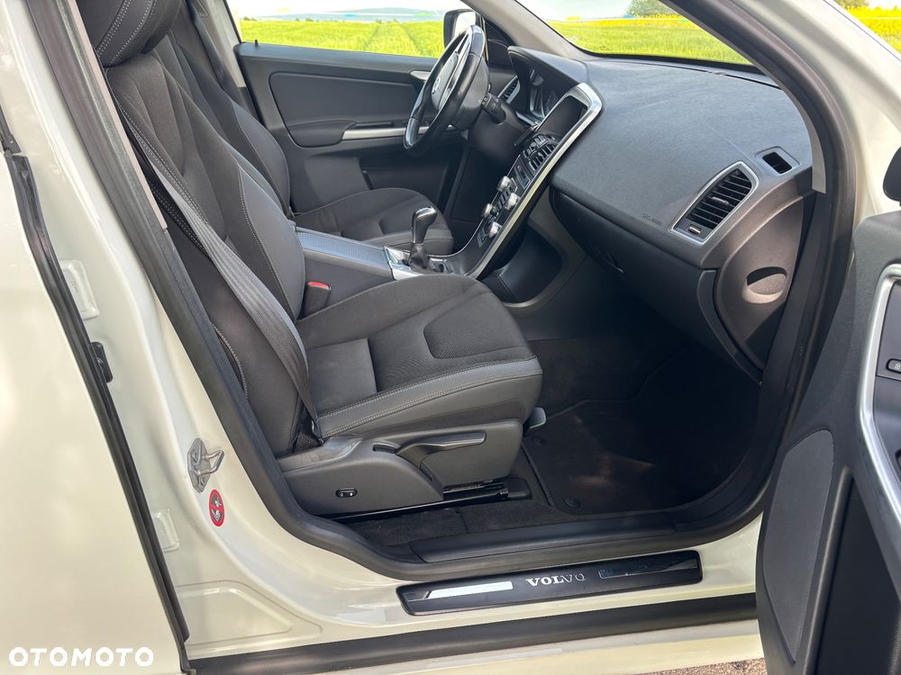 Volvo XC 60 D4 Drive-E Momentum - 20