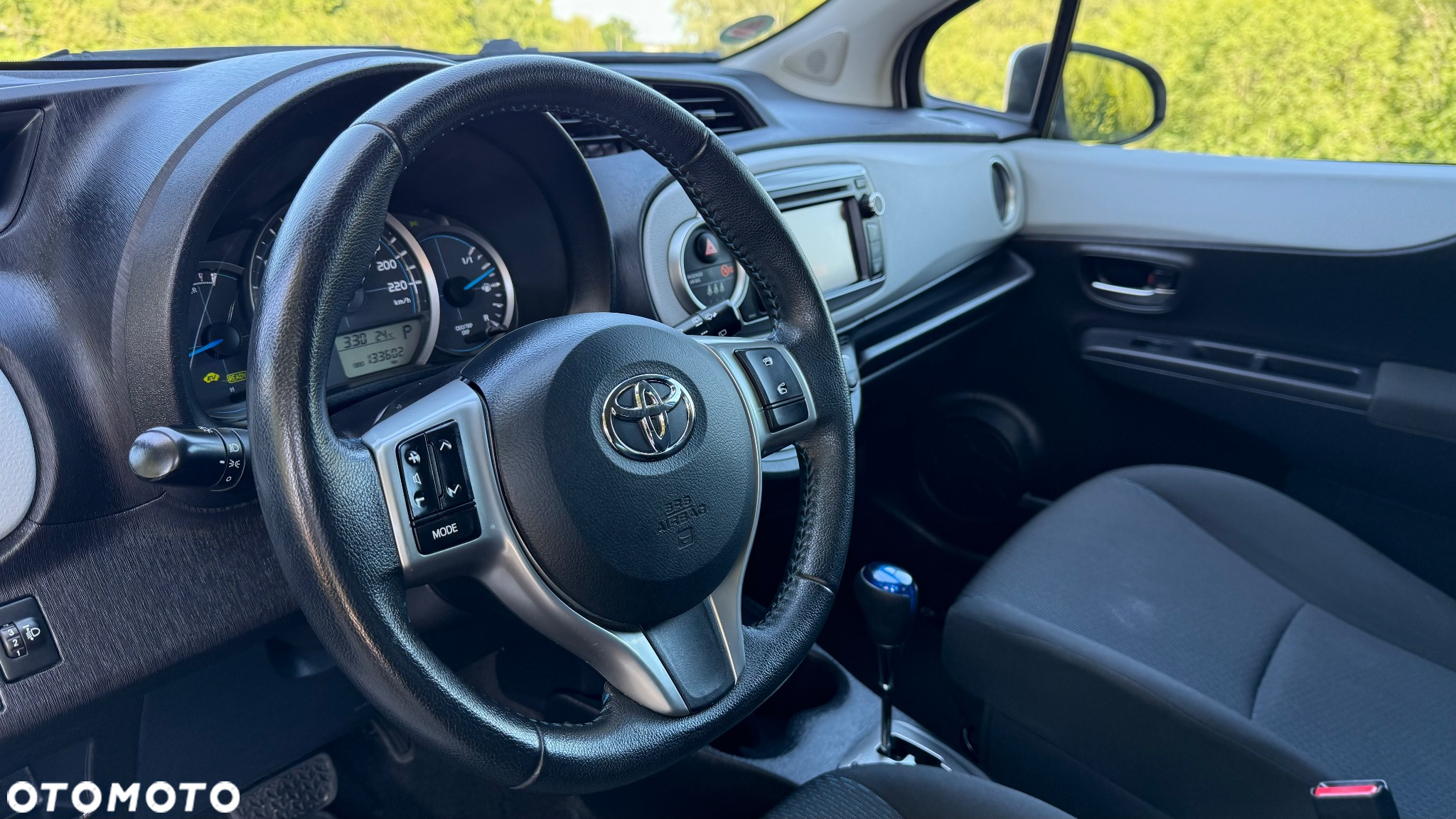 Toyota Yaris Hybrid 100 Active - 16