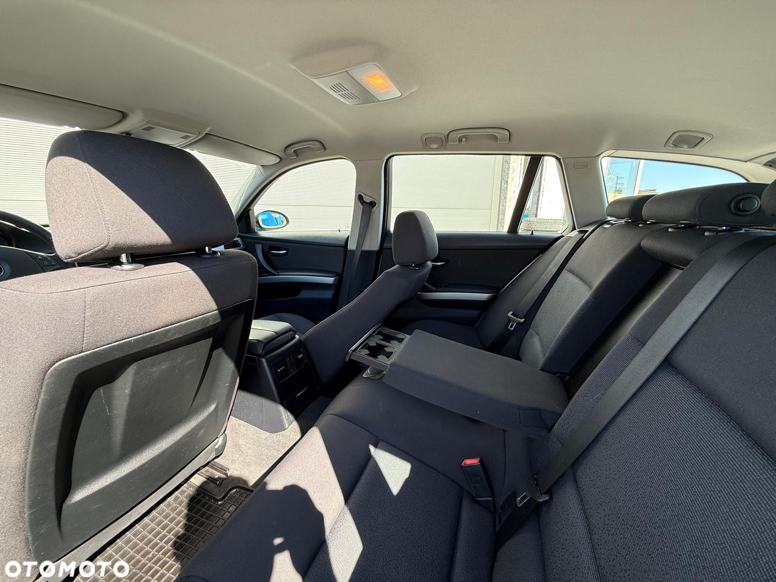 BMW Seria 3 318d Touring Advantage - 11