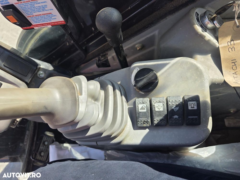 Hitachi 3,7 tone, Hitachi ZX33-6, 2023, 2.253h, CUPLA RAPIDA+3 cupe NOI, lama nivelare, inst picon pe brate, aer cond, antifurt, latime 1,55m, ad sapare, 3,5m, ridica 2,8t, posibilitate leasing 4 ani, senile 90% ok, PROMOTIE 36.900 EUR+Tva - 29