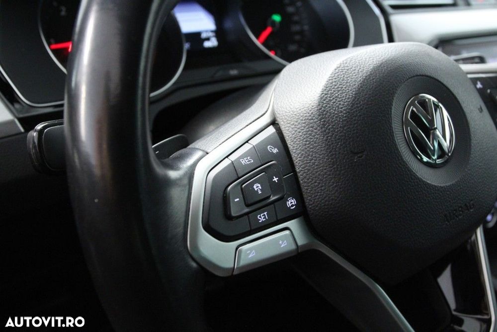 Volkswagen Passat - 14