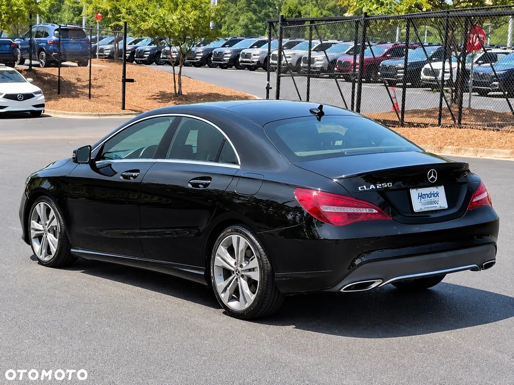 Mercedes-Benz CLA 250 4Matic 7G-DCT Sport - 5