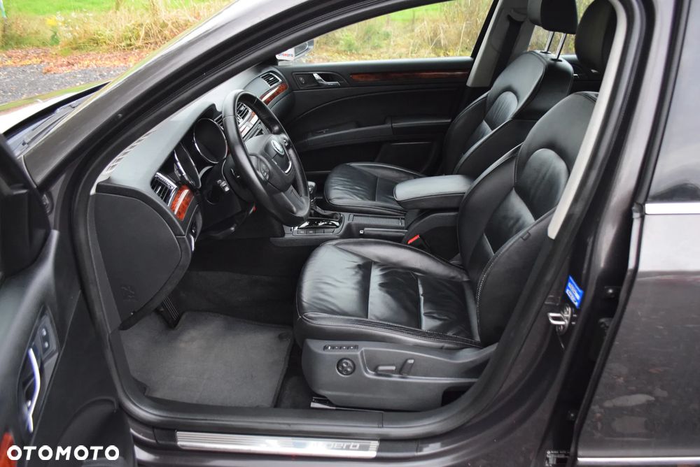 Skoda Superb Combi 2.0 TDI DSG Exclusive - 10