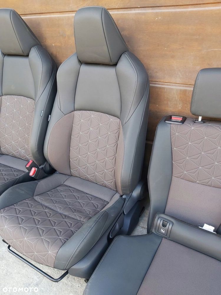 Toyota Yaris Cross Fotel przód lewy prawy skóra kanapa tył Komplet - 4