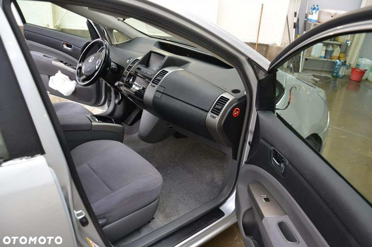 Toyota Prius - 24