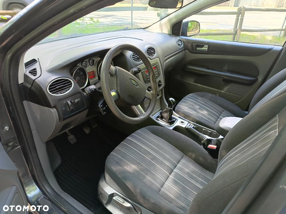 Ford Focus 1.6 Ambiente - 15