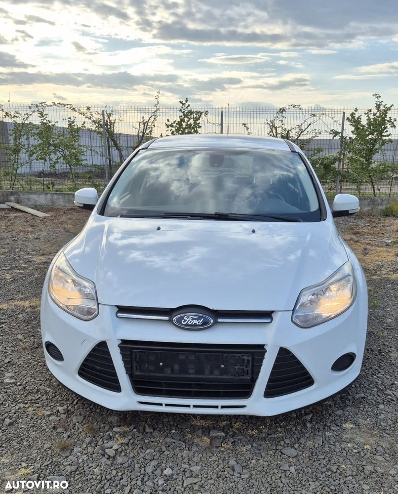 Ford Focus 1.6 TDCI DPF Start-Stopp-System Ambiente - 8