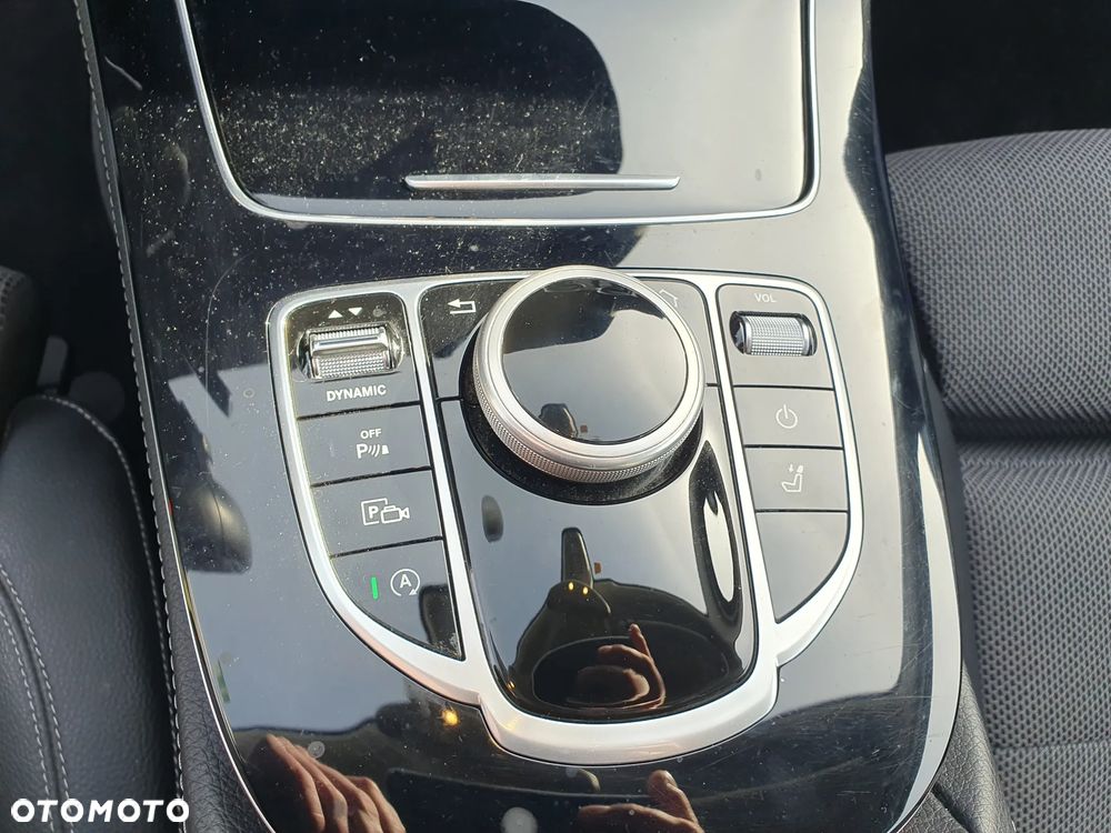 Mercedes-Benz Klasa E 220 d 4Matic T 9G-TRONIC Avantgarde - 12