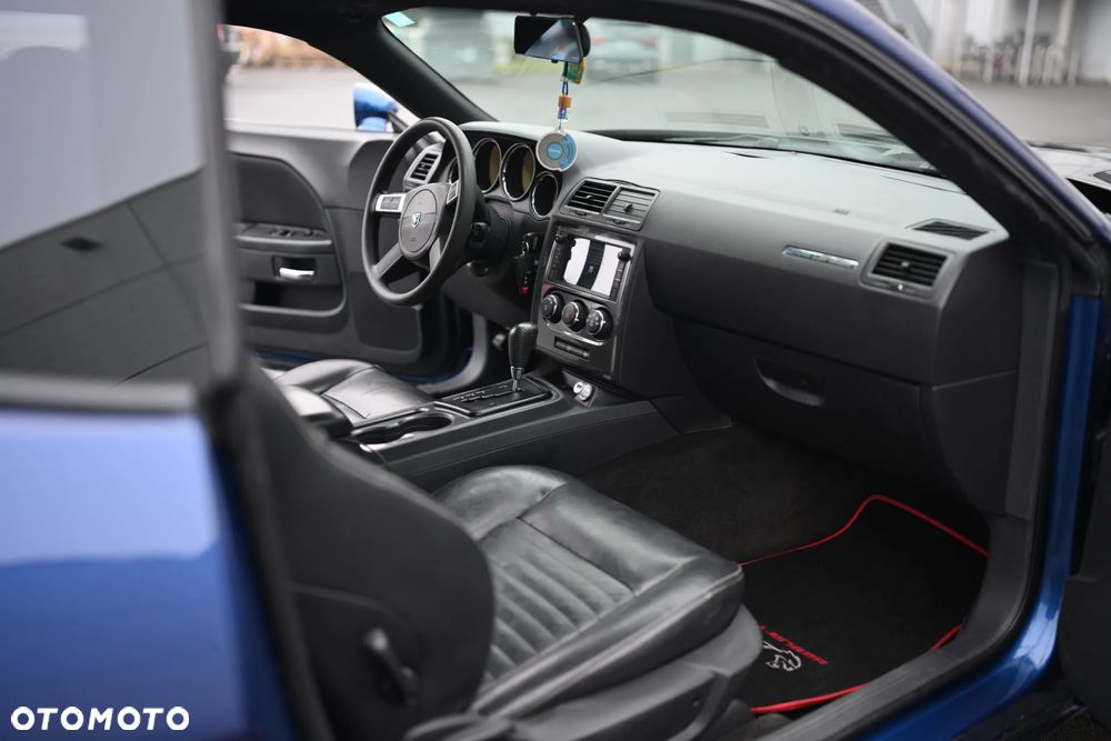 Dodge Challenger - 18