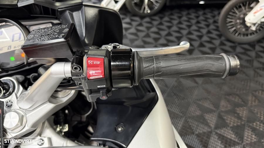 Yamaha FJR Ultimate Edition - 12
