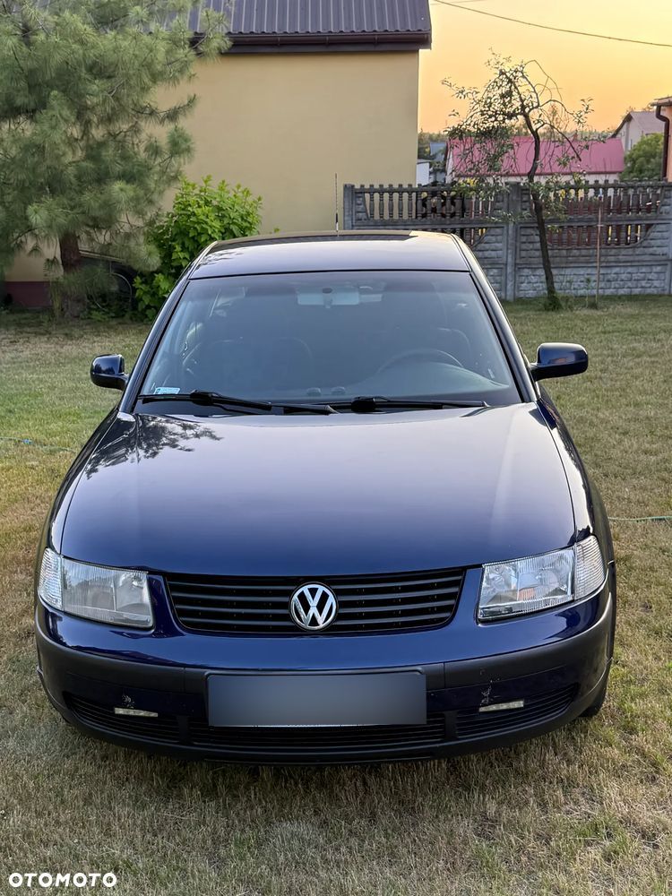 Volkswagen Passat 1.8 Comfortline - 1