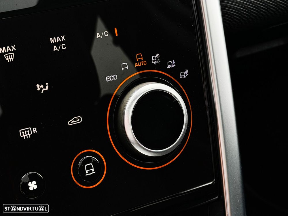 Land Rover Discovery Sport - 25