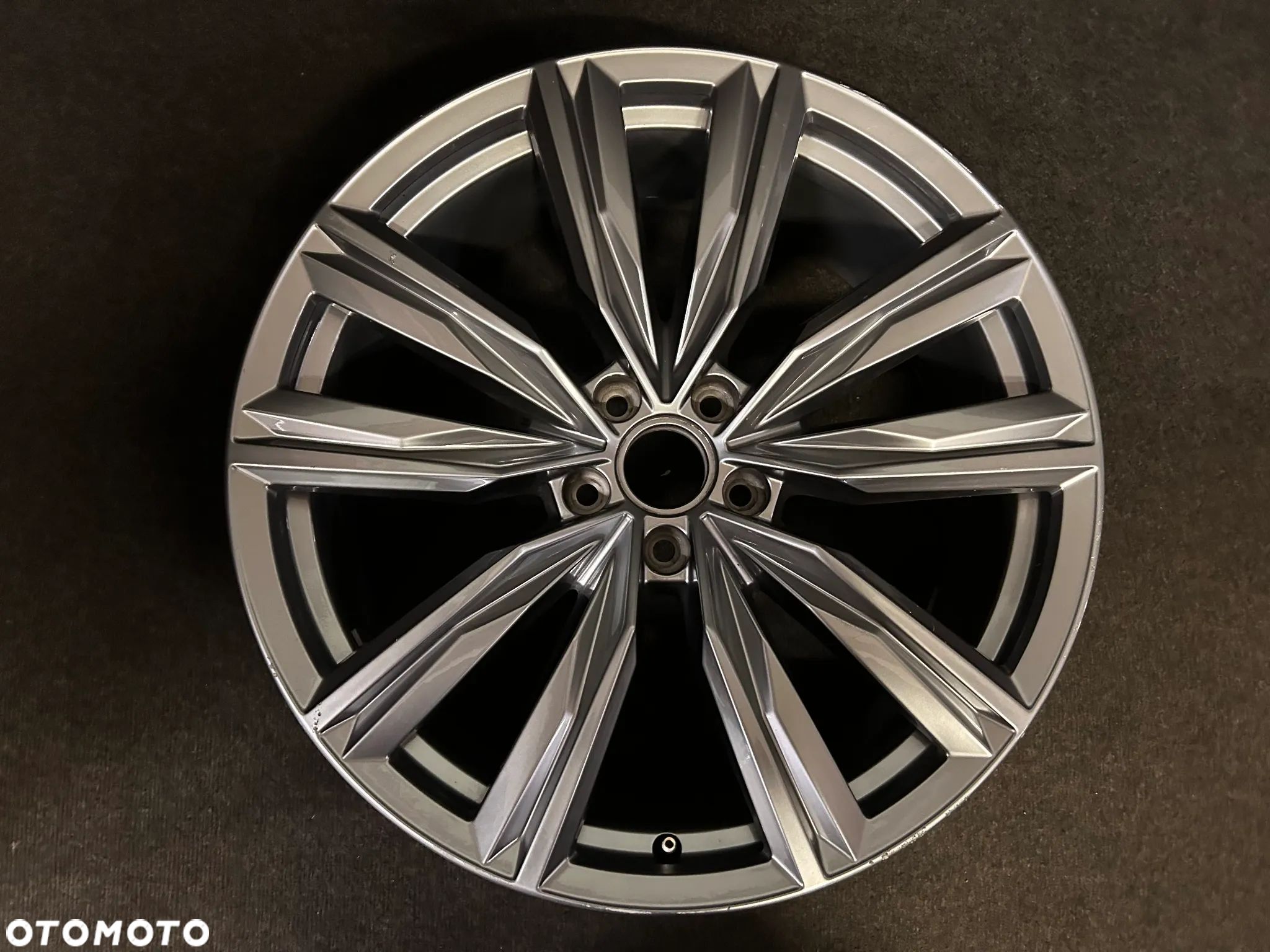 Alufelga VW Tiguan II R-Line 20 cali 5x112 1szt. 5NA601025H/J - 1