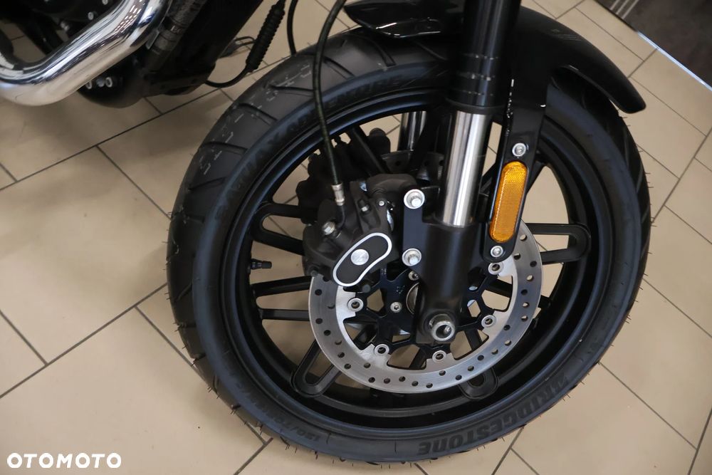 Harley-Davidson Sportster Roadster 1200R - 7