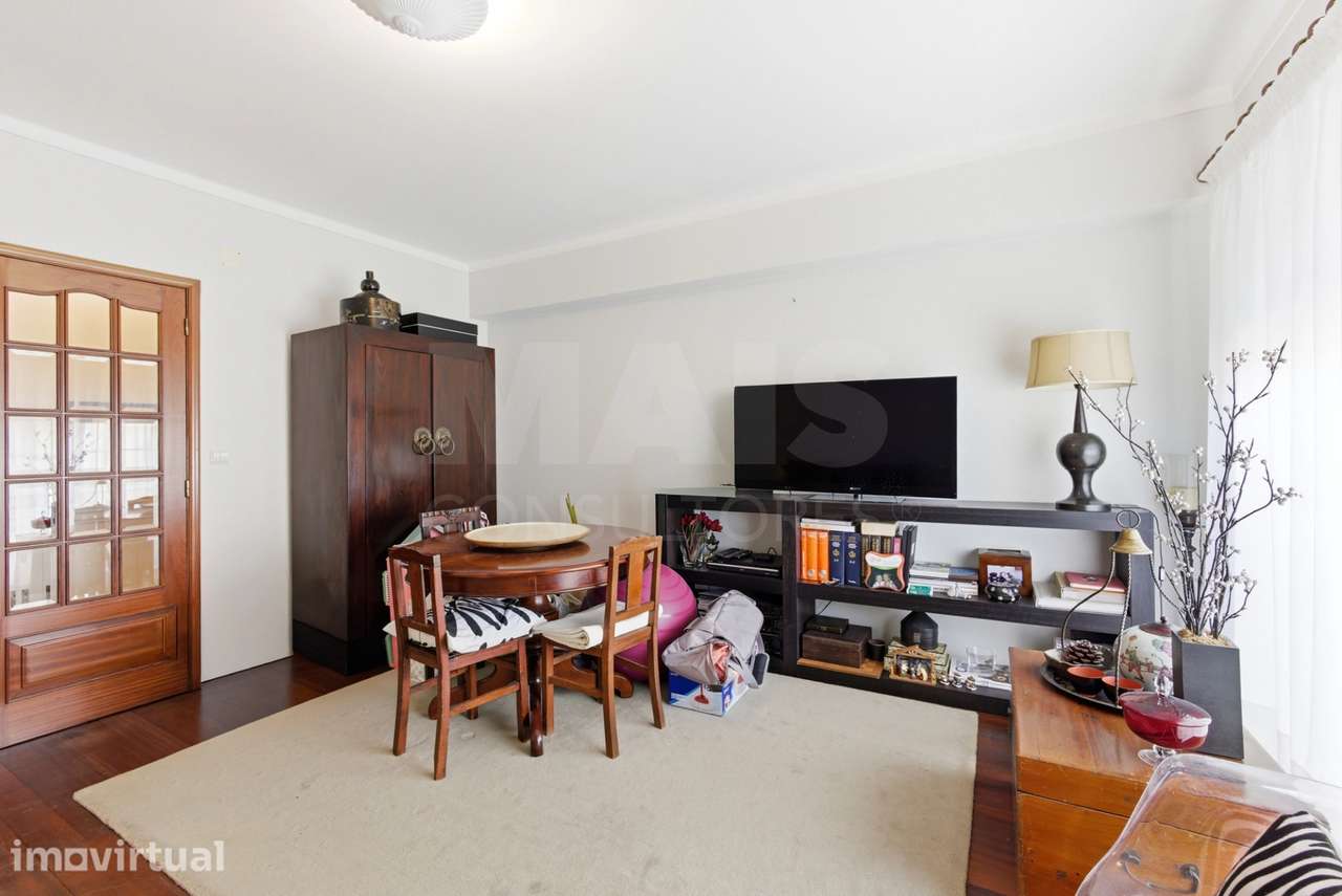Apartamento T3 com quintal e garagem para 2 carros - Grande imagem: 5/34