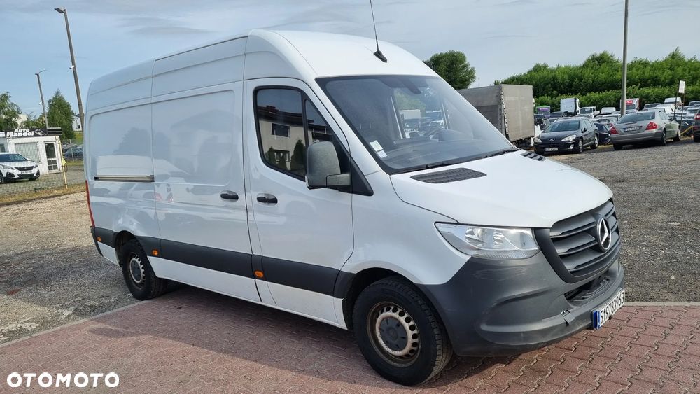 Mercedes-Benz Sprinter - 11