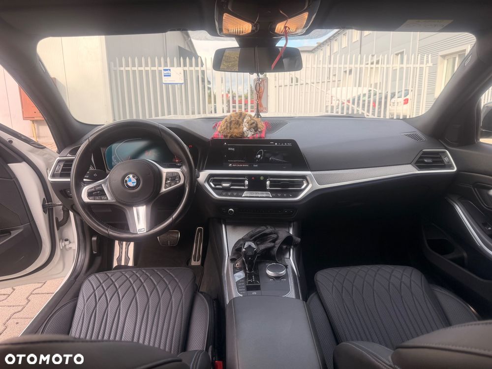 BMW Seria 3 318d M Sport - 11
