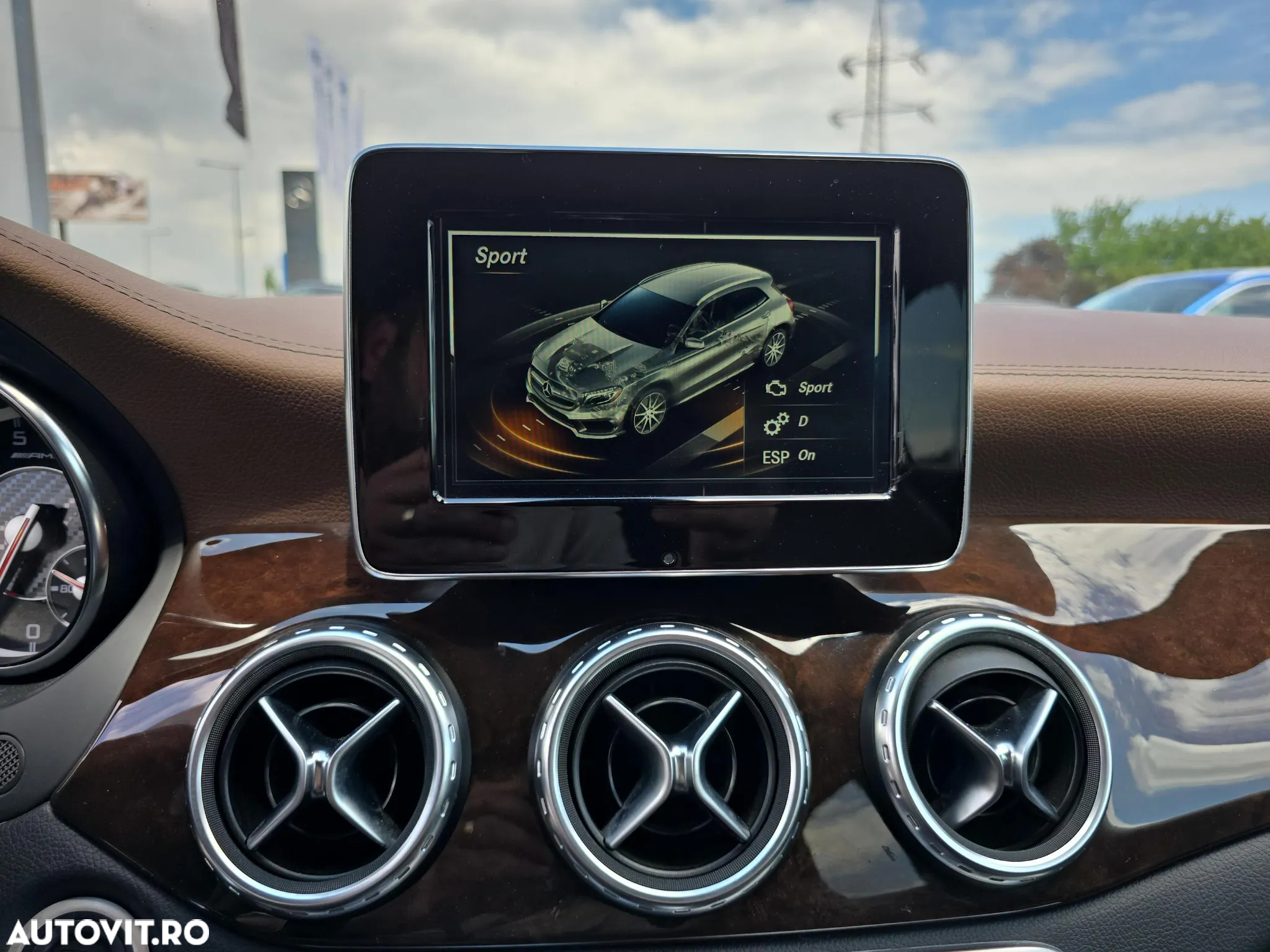 Mercedes-Benz GLA 45 AMG 4MATIC Aut. - 24