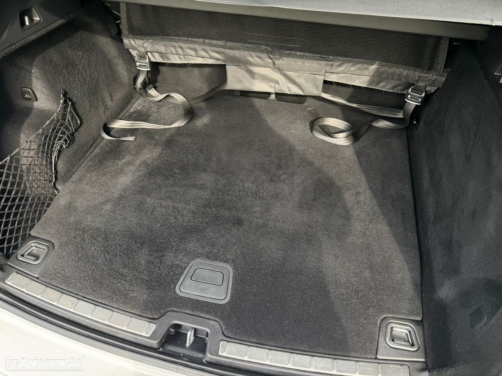 Volvo XC 60 2.0 T6 PHEV R-Design AWD - 56