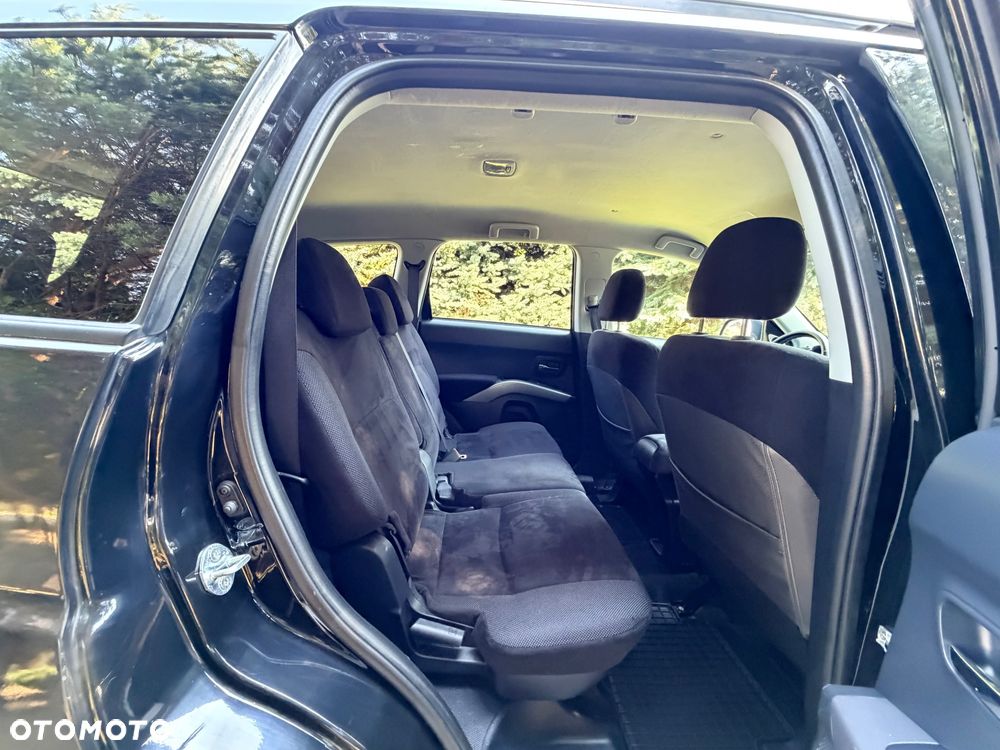 Mitsubishi Outlander 2.0 DID Intense + - 27