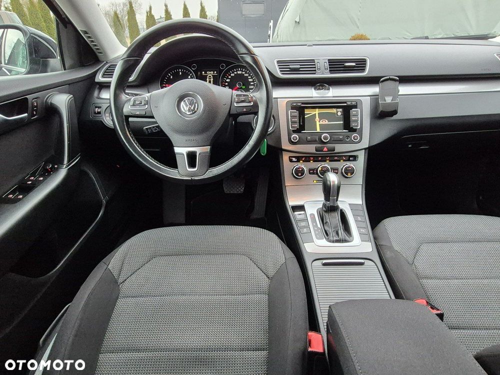 Volkswagen Passat - 26