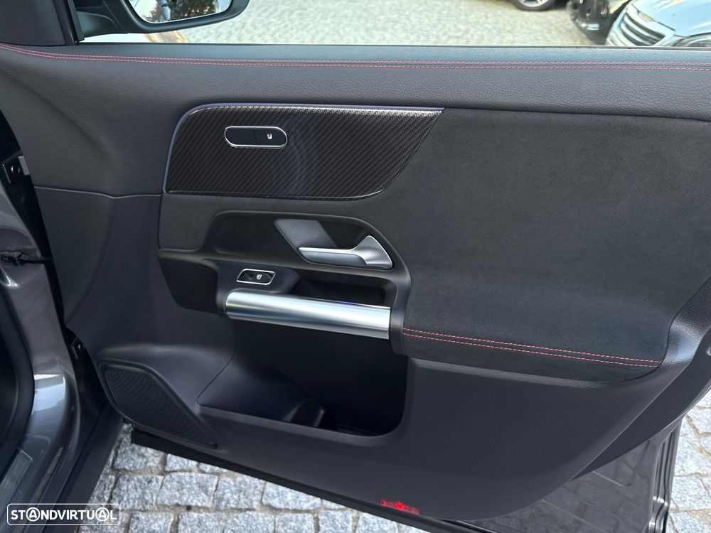 Mercedes-Benz GLA 250 e AMG Line - 26