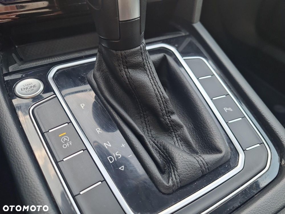 Volkswagen Passat - 25