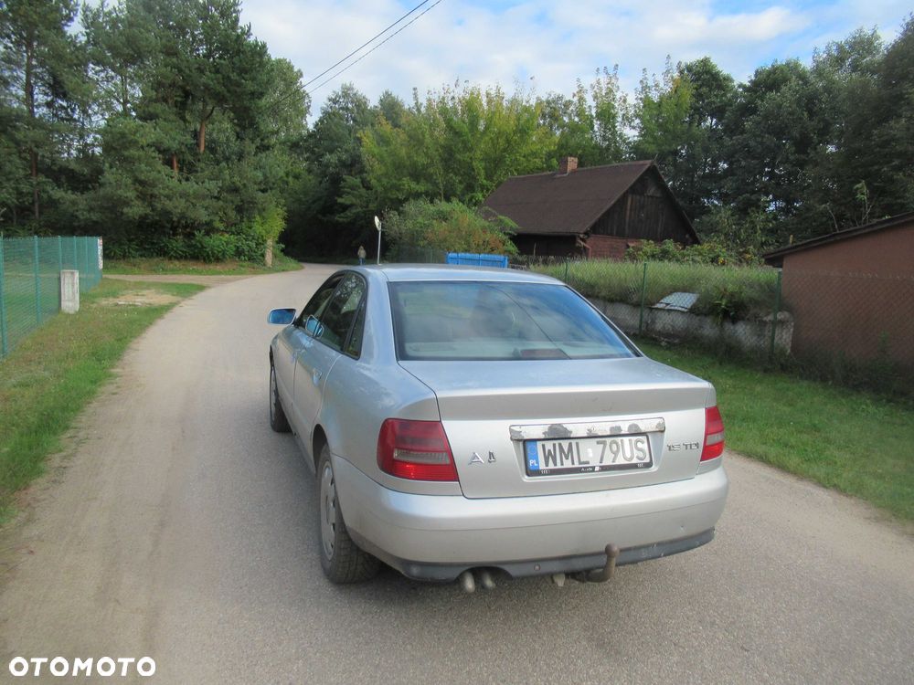Audi A4 Limousine - 3