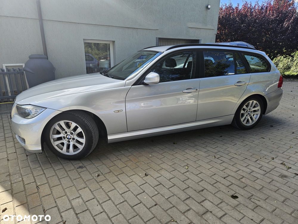 BMW Seria 3 320d DPF Efficient Dynamics Edition - 5