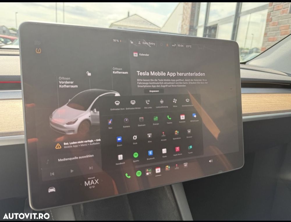 Tesla Model Y - 14