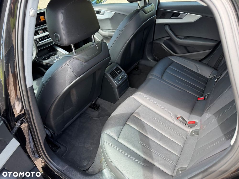 Audi A4 Limousine - 12