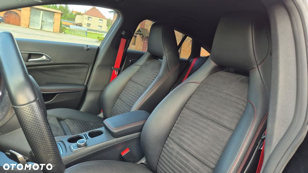 Mercedes-Benz CLA 250 4Matic 7G-DCT Sport - 13