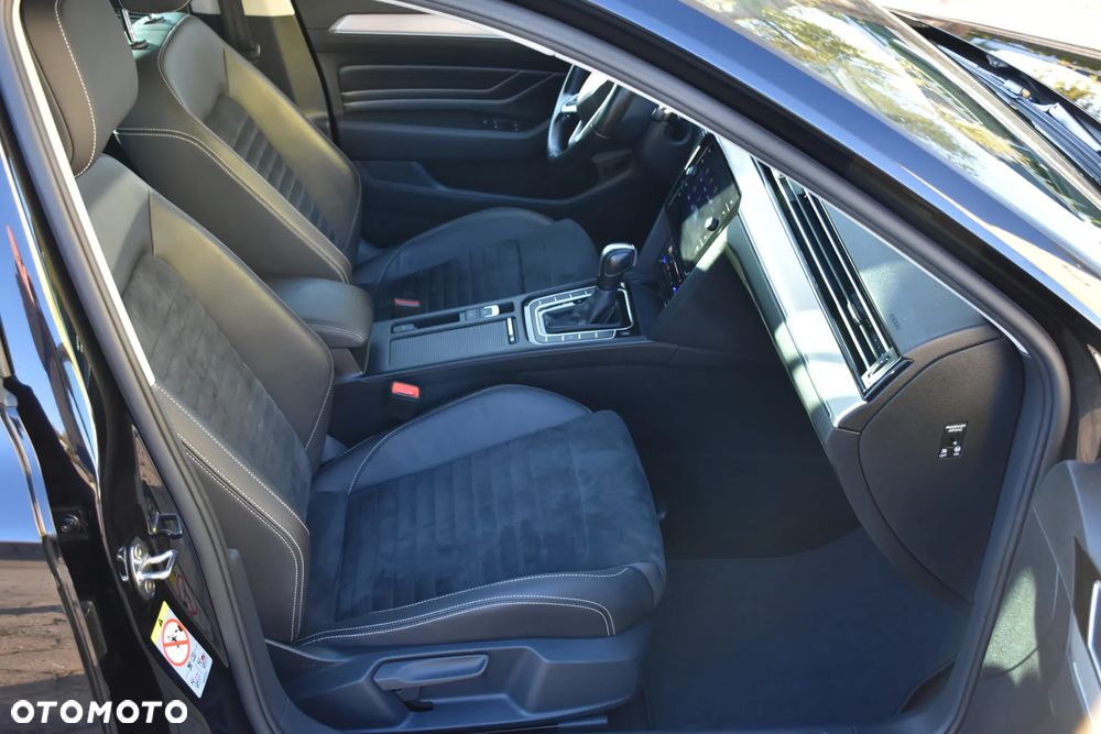 Volkswagen Passat 2.0 TDI SCR DSG 4Motion Business - 24