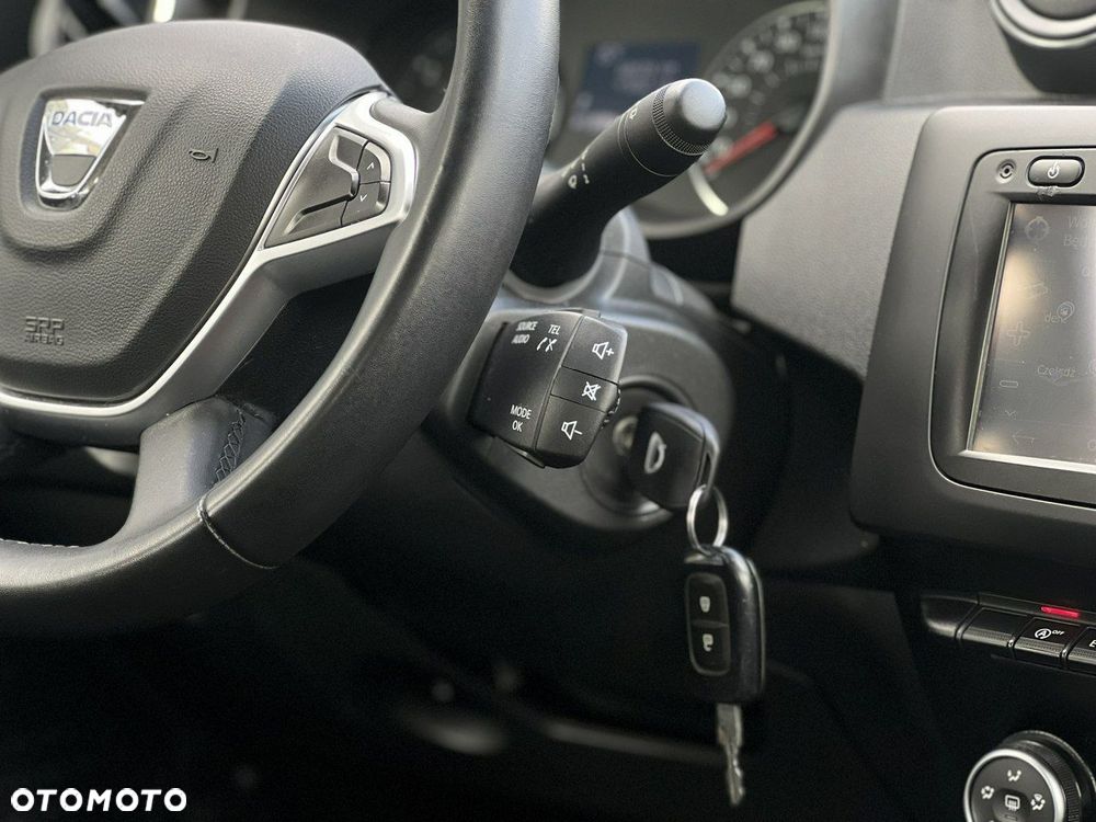Dacia Duster 1.6 SCe Blackshadow S&S - 19