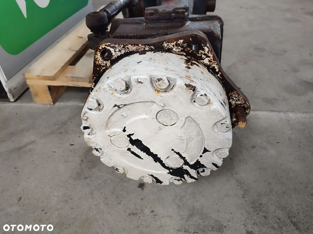 Most napędowy  3426798  Valtra  VALMET 8400 - 8