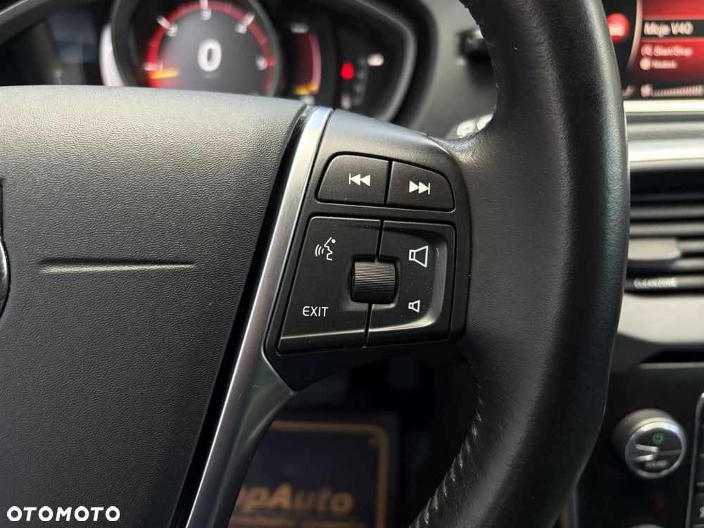Volvo V40 D4 Geartronic Momentum - 24