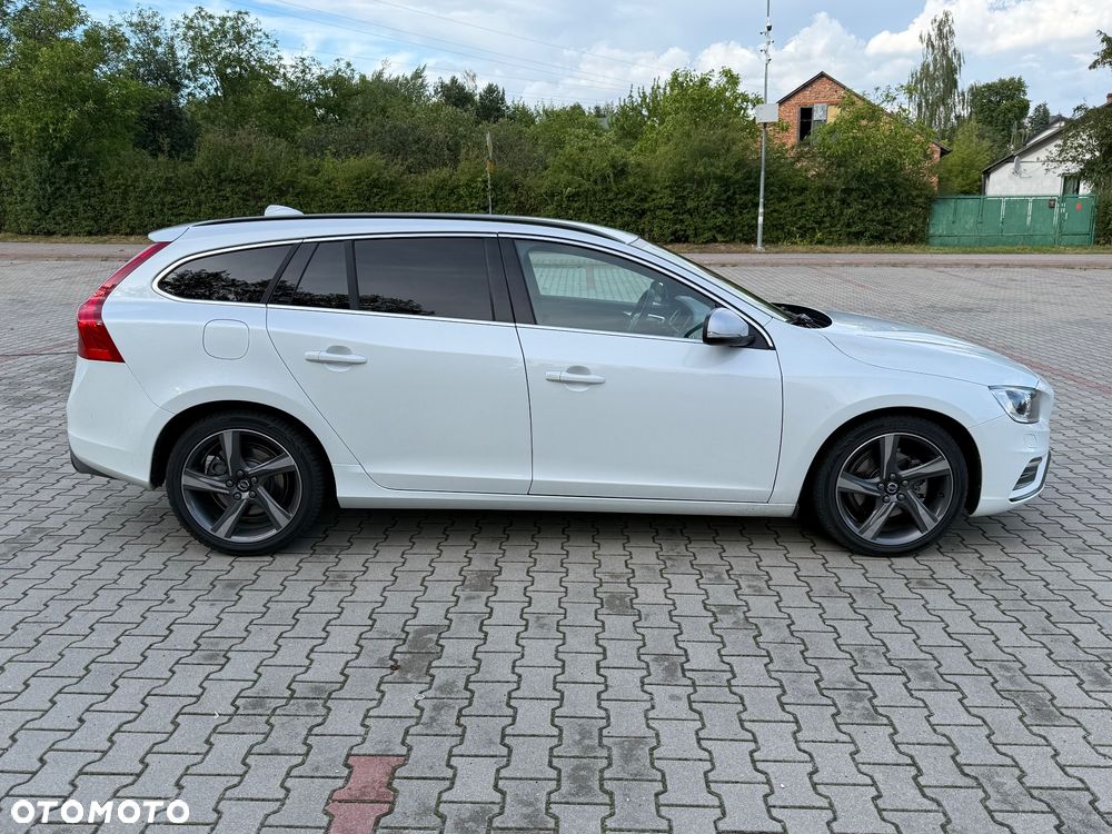 Volvo V60 D4 Drive-E R-Design Summum - 11