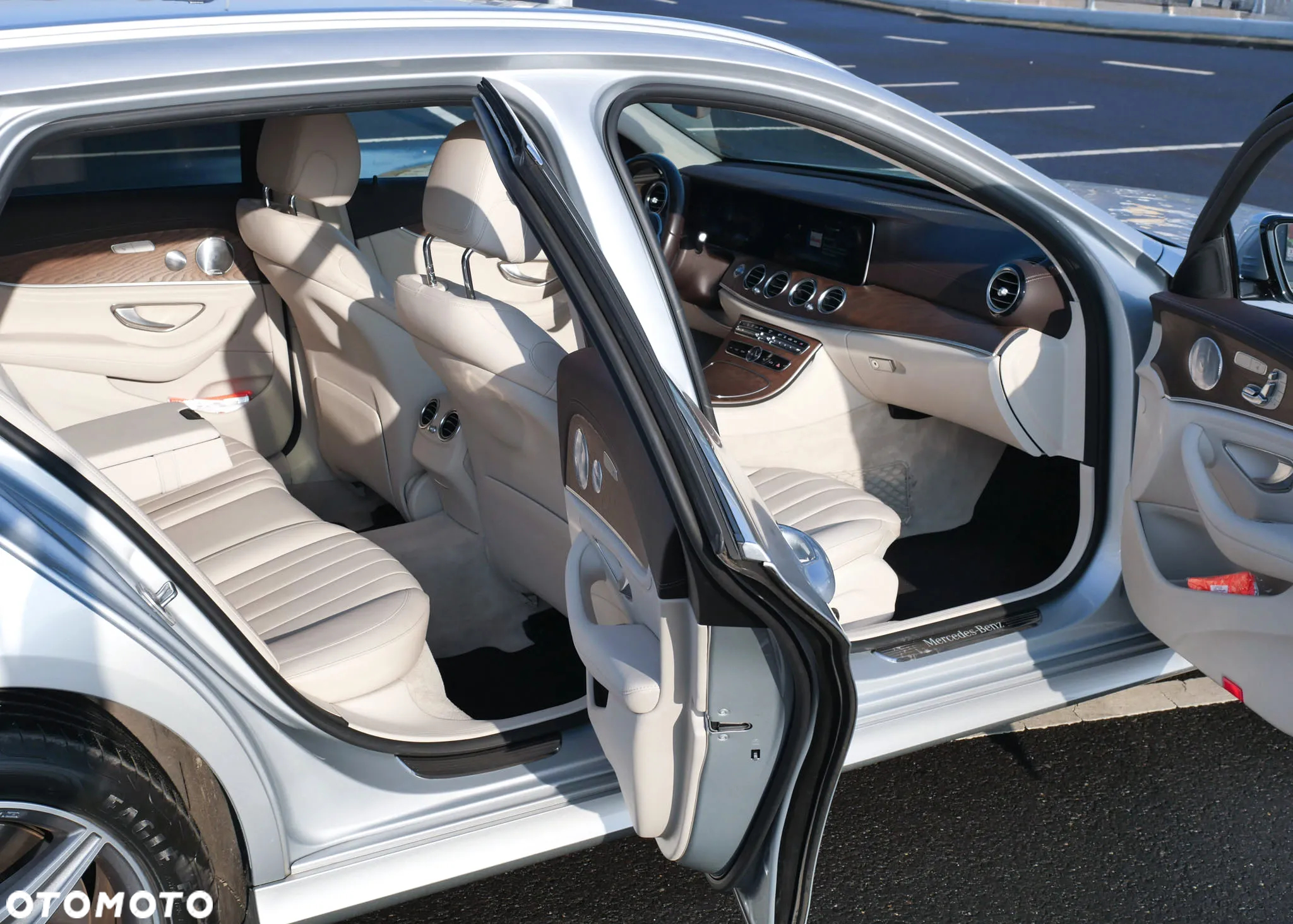 Mercedes-Benz Klasa E 300 de AMG - 11