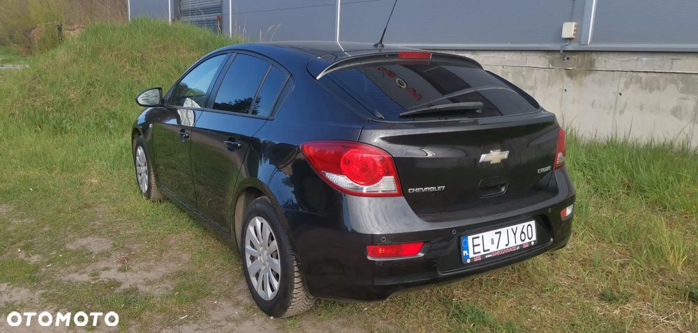 Chevrolet Cruze 1.8 Base - 18