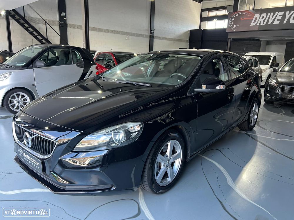 Volvo V40 2.0 D3 Momentum - 3