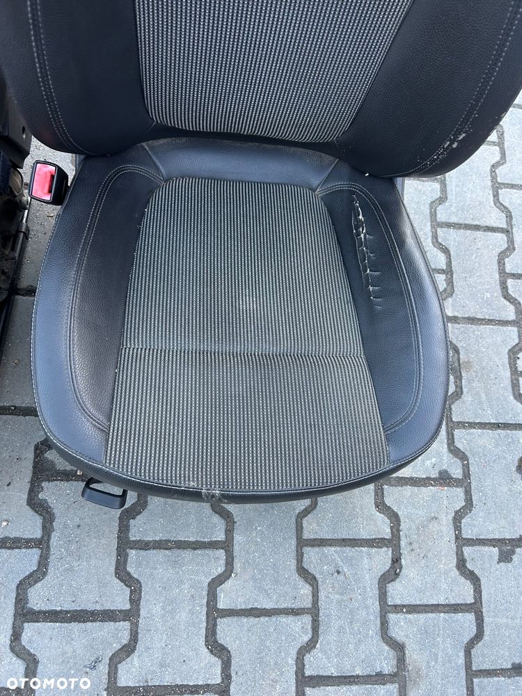 Opel Astra J fotele półskóra kompelt boczki tapicerka fotel kierowcy pasażera - 5