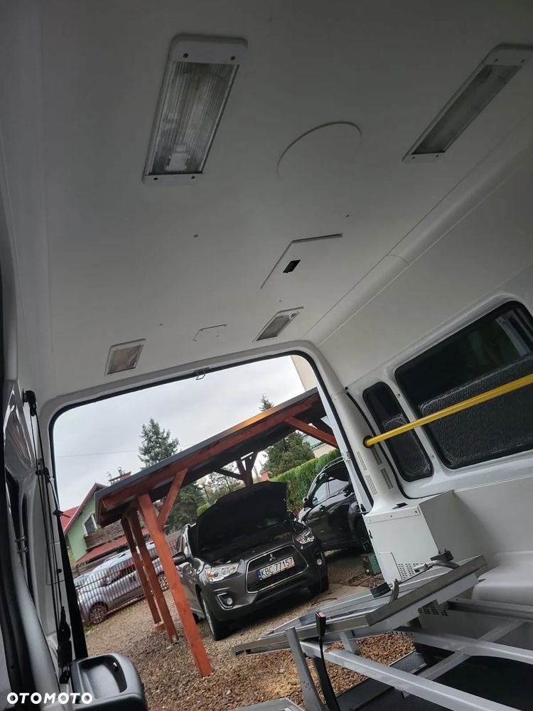 Ford Transit 300S Trend - 17